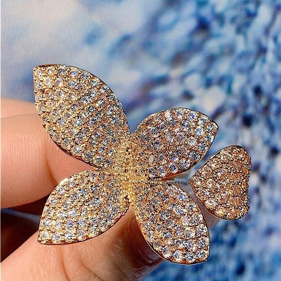 Gold Four Leaf Clover Zircon Ring - Picture 4 of 6